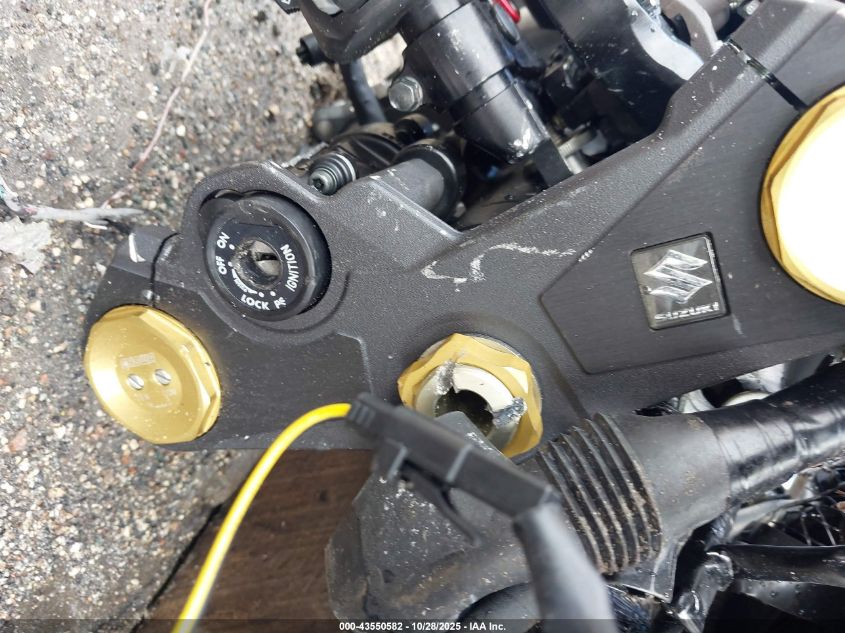 2022 Suzuki Gsx-R1000 VIN: JS1DM11B2N7100301 Lot: 43550582