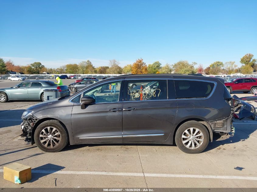 2017 Chrysler Pacifica Touring-L VIN: 2C4RC1BG3HR517079 Lot: 43550587