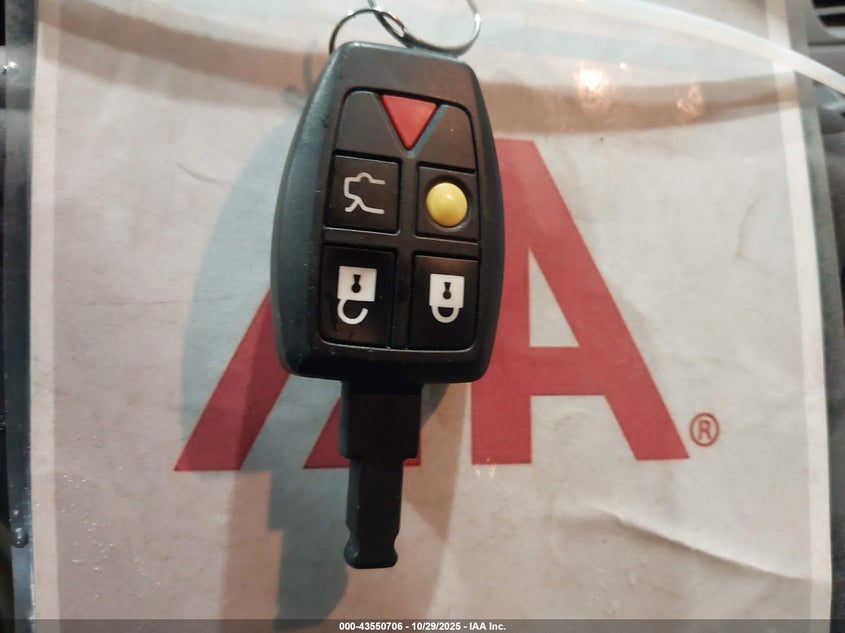 2005 Volvo S40 T5 Awd VIN: YV1MH682052073605 Lot: 43550706