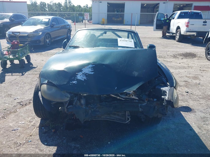 1999 Mazda Mx-5 Miata Leather Pkg/Popular Equipment Pkg/Sports Pkg/Touring Pkg VIN: JM1NB3535X0125025 Lot: 43550730