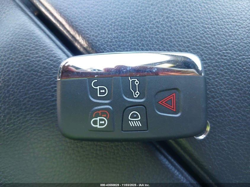 2018 Land Rover Range Rover Velar P250 Se R-Dynamic VIN: SALYL2RXXJA747356 Lot: 43550828