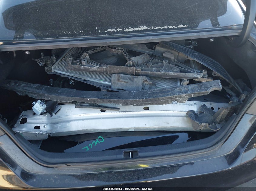 4T1G11AK7NU695137 2022 TOYOTA CAMRY photo no. 19