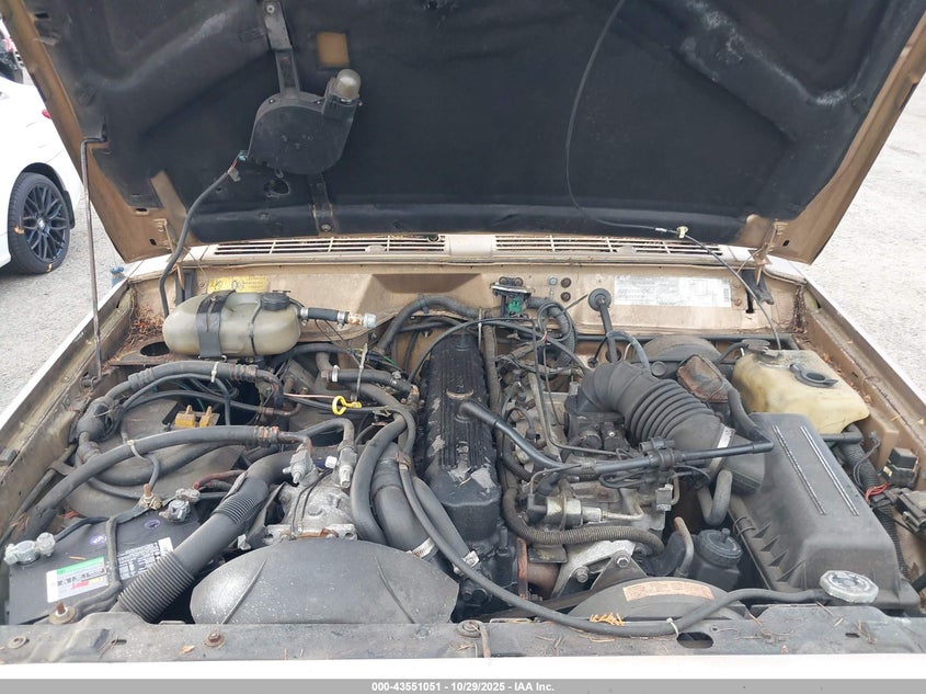 1990 Jeep Cherokee Pioneer VIN: 1J4FJ38L3LL128513 Lot: 43551051