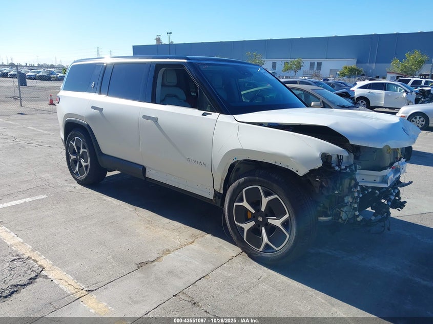 7PDSGABA7PN019215 2023 Rivian R1S Adventure auction photo 1
