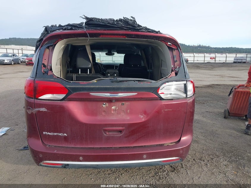 2017 Chrysler Pacifica Touring-L VIN: 2C4RC1BG2HR795679 Lot: 43551247