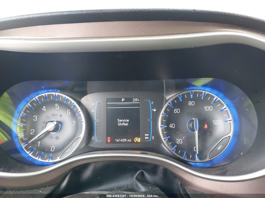 2017 Chrysler Pacifica Touring-L VIN: 2C4RC1BG2HR795679 Lot: 43551247