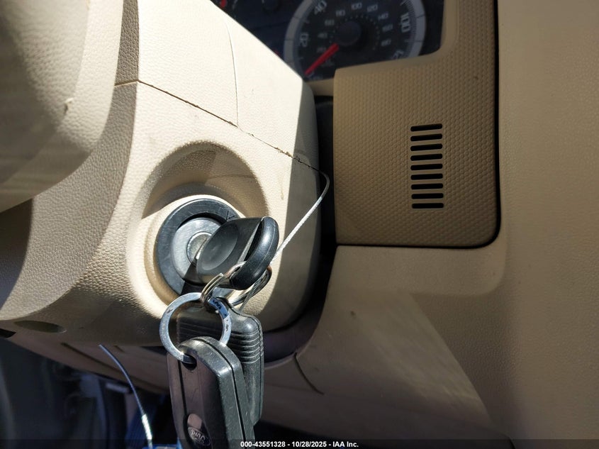 1FMCU031X8KD08004 2008 FORD ESCAPE photo no. 11