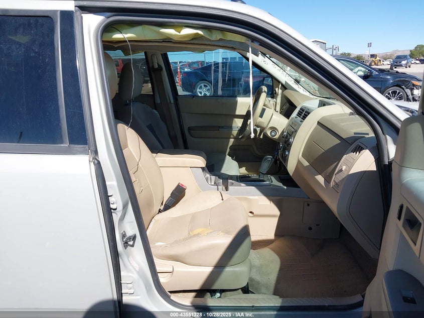 1FMCU031X8KD08004 2008 FORD ESCAPE photo no. 5