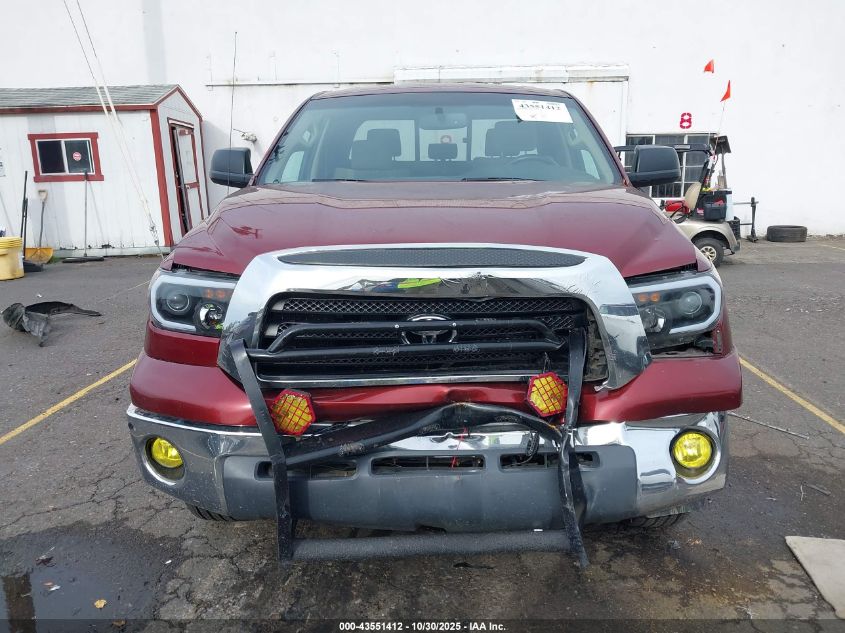 2007 Toyota Tundra Sr5 5.7L V8 VIN: 5TFBV54177X003182 Lot: 43551412