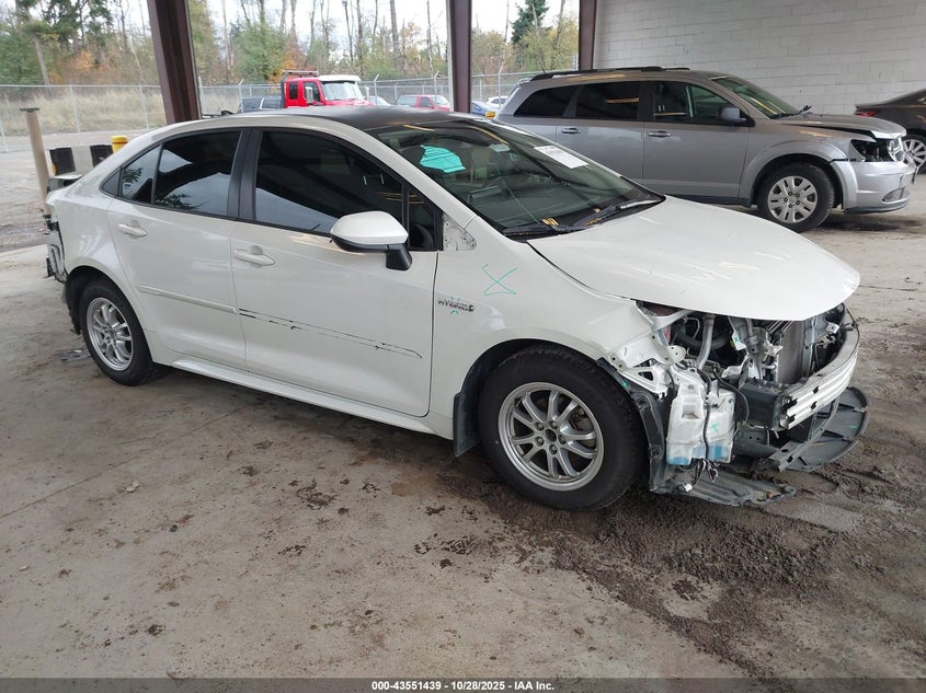 TOYOTA COROLLA HYBRID LE