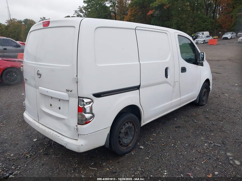 3N6CM0KN1HK722315 2017 NISSAN NV200 photo no. 4