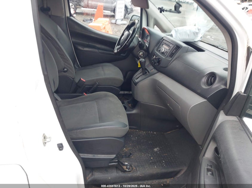 3N6CM0KN1HK722315 2017 NISSAN NV200 photo no. 5
