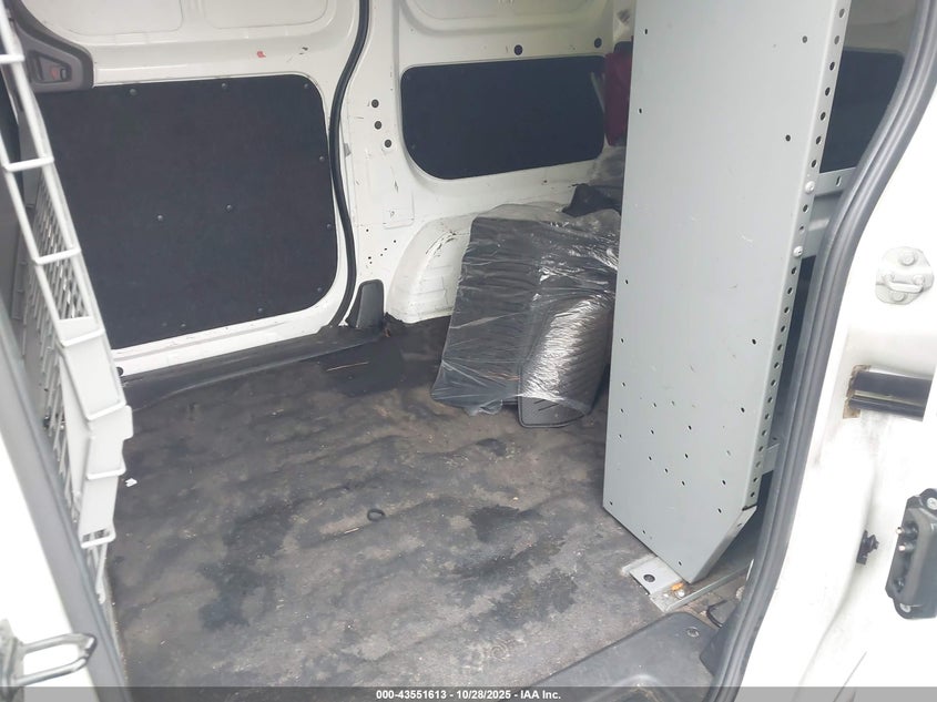 3N6CM0KN1HK722315 2017 NISSAN NV200 photo no. 8