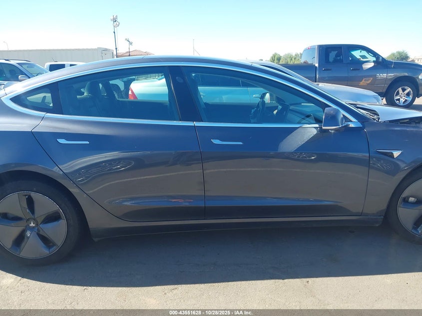 2019 Tesla Model 3 Long Range/Performance VIN: 5YJ3E1EB7KF386323 Lot: 43551628