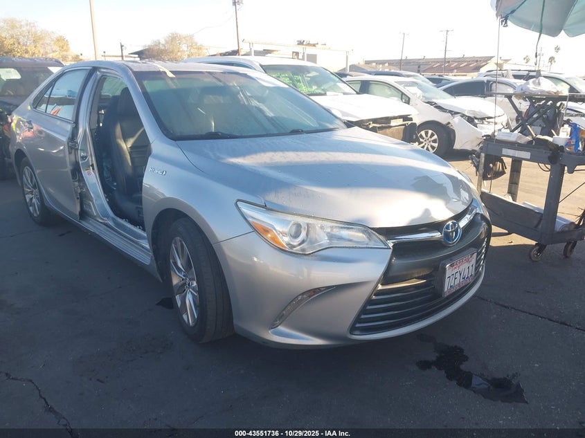 TOYOTA CAMRY HYBRID XLE