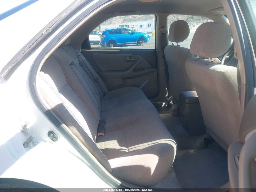 JT2BG22KX10604602 2001 TOYOTA CAMRY photo no. 8