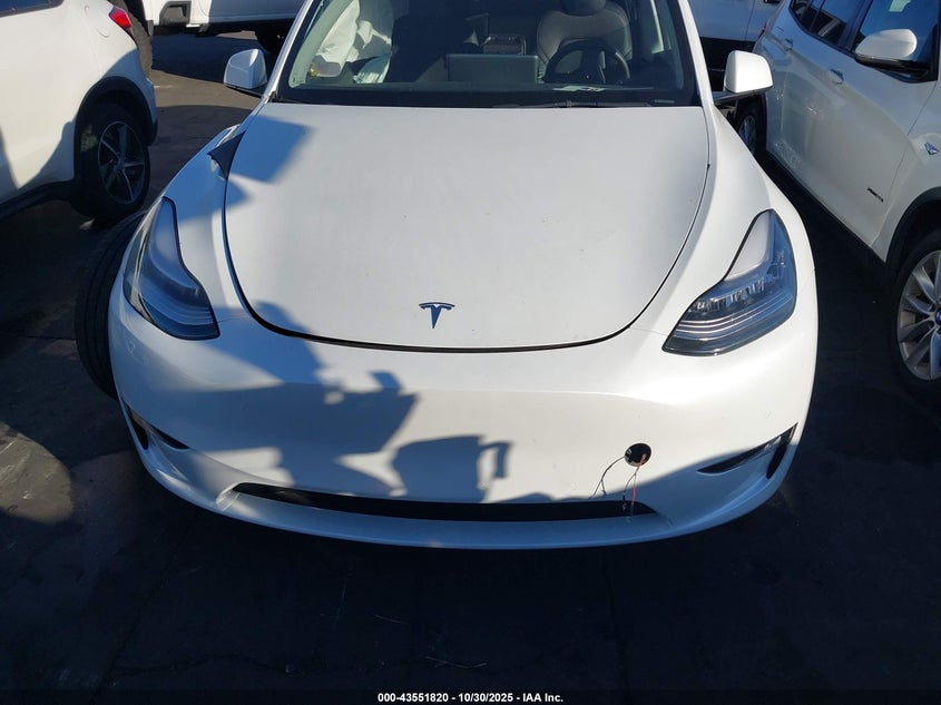 2022 Tesla Model Y Long Range Dual Motor All-Wheel Drive VIN: 7SAYGDEE0NF506224 Lot: 43551820
