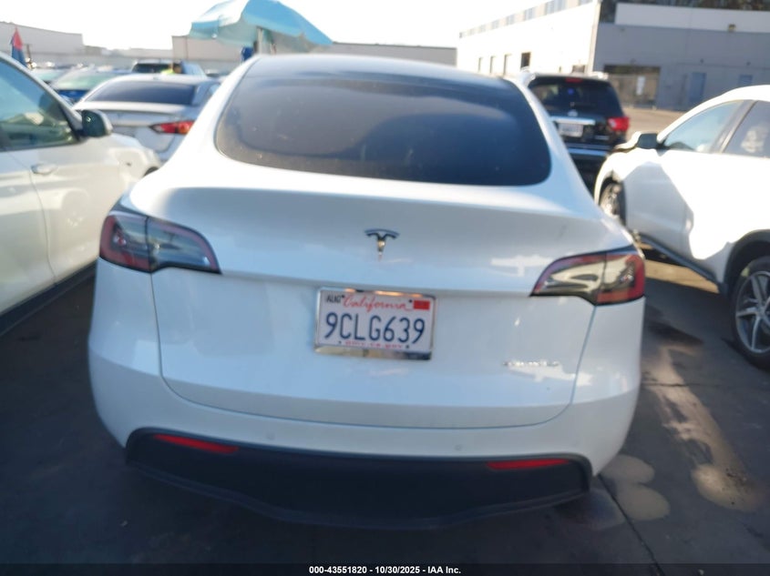 2022 Tesla Model Y Long Range Dual Motor All-Wheel Drive VIN: 7SAYGDEE0NF506224 Lot: 43551820