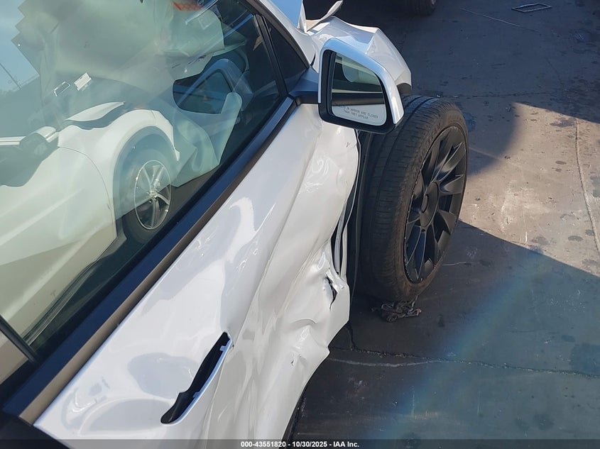 2022 Tesla Model Y Long Range Dual Motor All-Wheel Drive VIN: 7SAYGDEE0NF506224 Lot: 43551820