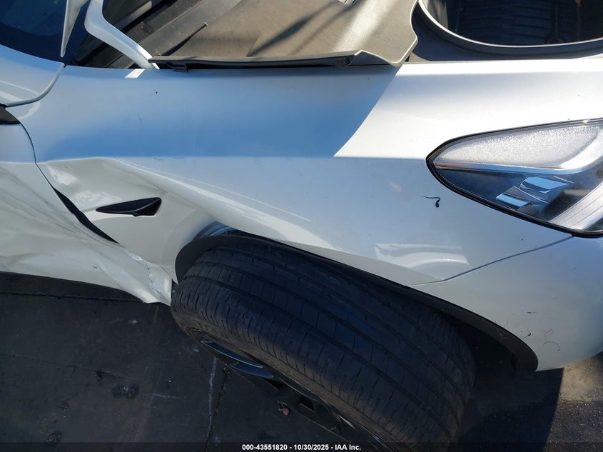 2022 Tesla Model Y Long Range Dual Motor All-Wheel Drive VIN: 7SAYGDEE0NF506224 Lot: 43551820