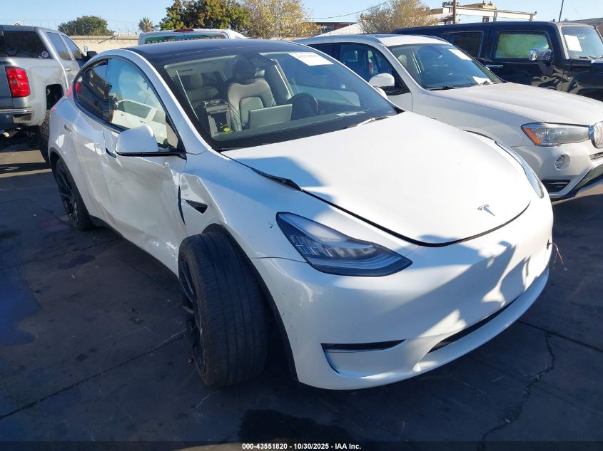 2022 Tesla Model Y Long Range Dual Motor All-Wheel Drive