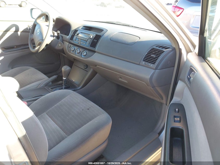 4T1BE32K25U540889 2005 TOYOTA CAMRY photo no. 5