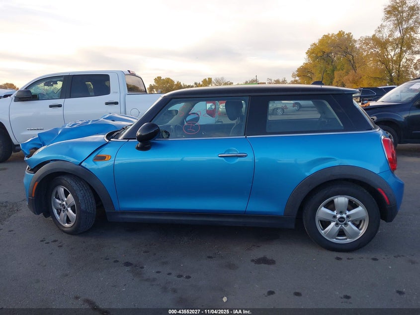 2015 Mini Hardtop Cooper VIN: WMWXM5C59FT942625 Lot: 43552027