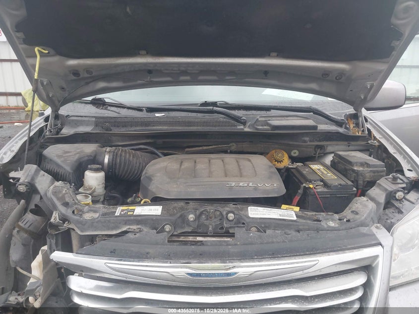 2016 Chrysler Town & Country Touring-L VIN: 2C4RC1CG2GR282784 Lot: 43552075