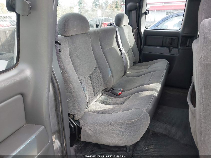 2006 Chevrolet Silverado 2500Hd Work Truck VIN: 1GCHK29236E247957 Lot: 43552108