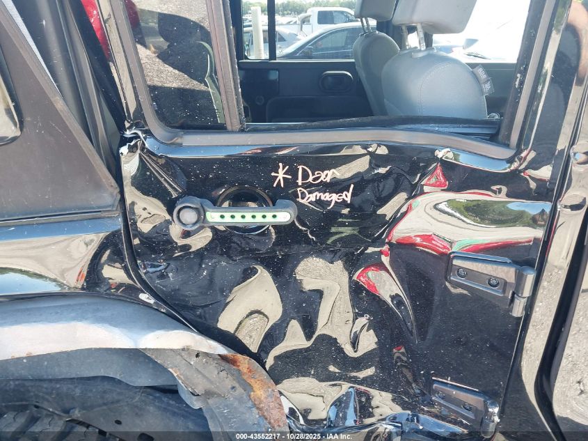 2008 Jeep Wrangler Unlimited Rubicon VIN: 1J8GA691X8L586512 Lot: 43552217