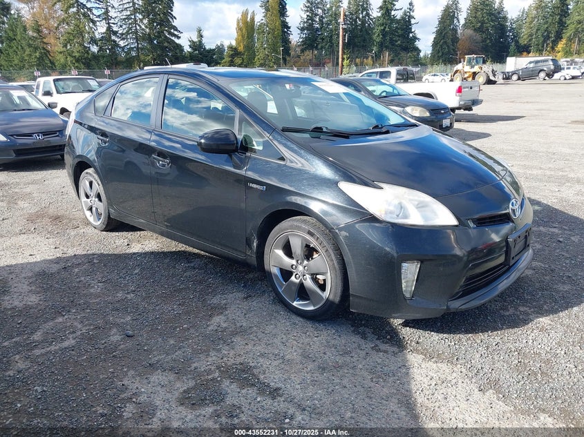 TOYOTA PRIUS THREE SE