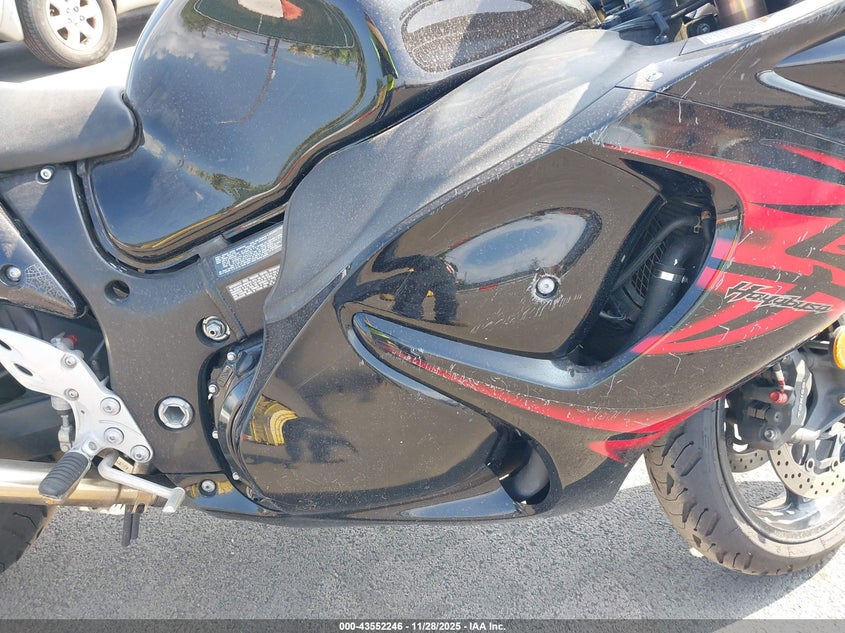 2011 Suzuki Gsx1300 R VIN: JS1GX72A0B2101002 Lot: 43552246