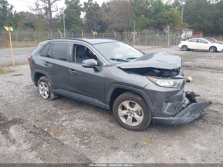 TOYOTA RAV4 XLE