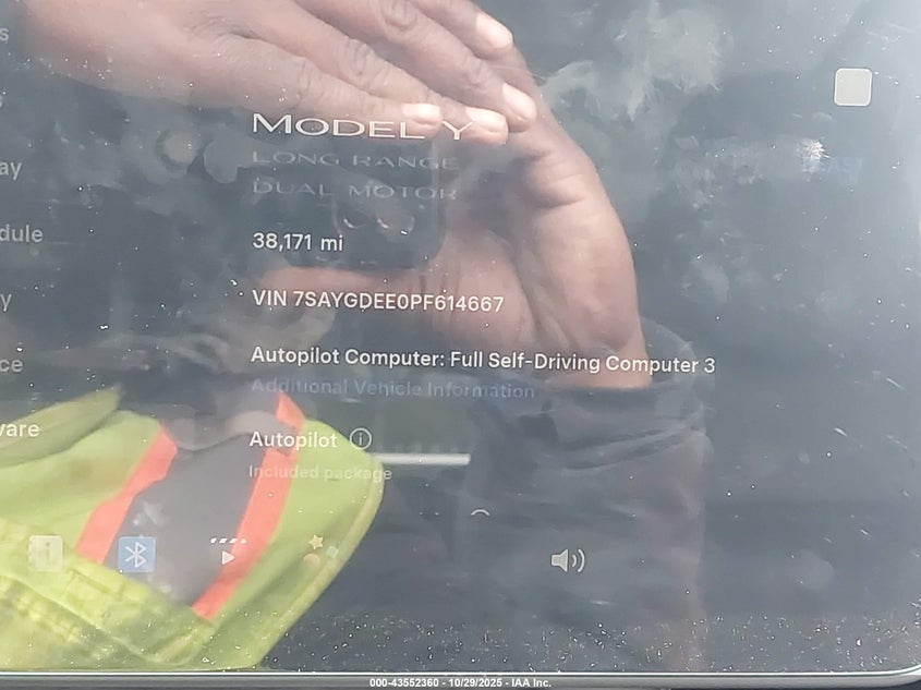 2023 Tesla Model Y Awd/Long Range Dual Motor All-Wheel Drive VIN: 7SAYGDEE0PF614667 Lot: 43552360