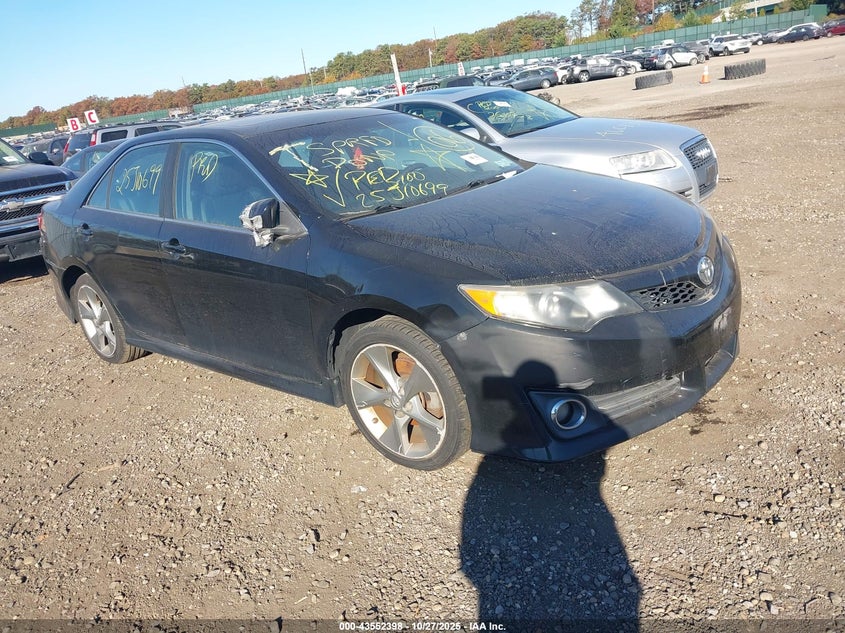 TOYOTA CAMRY SE SPORT