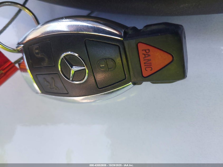 2001 Mercedes-Benz Clk 320 VIN: WDBLJ65G21T085022 Lot: 43552659