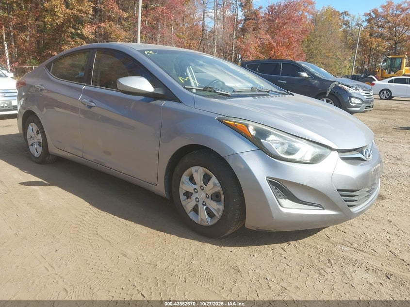 HYUNDAI ELANTRA SE