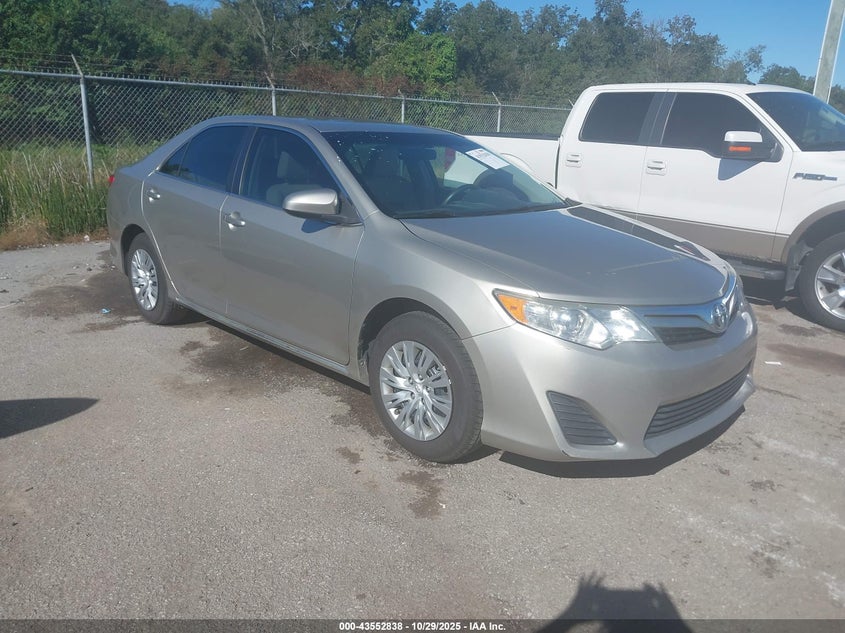 TOYOTA CAMRY LE