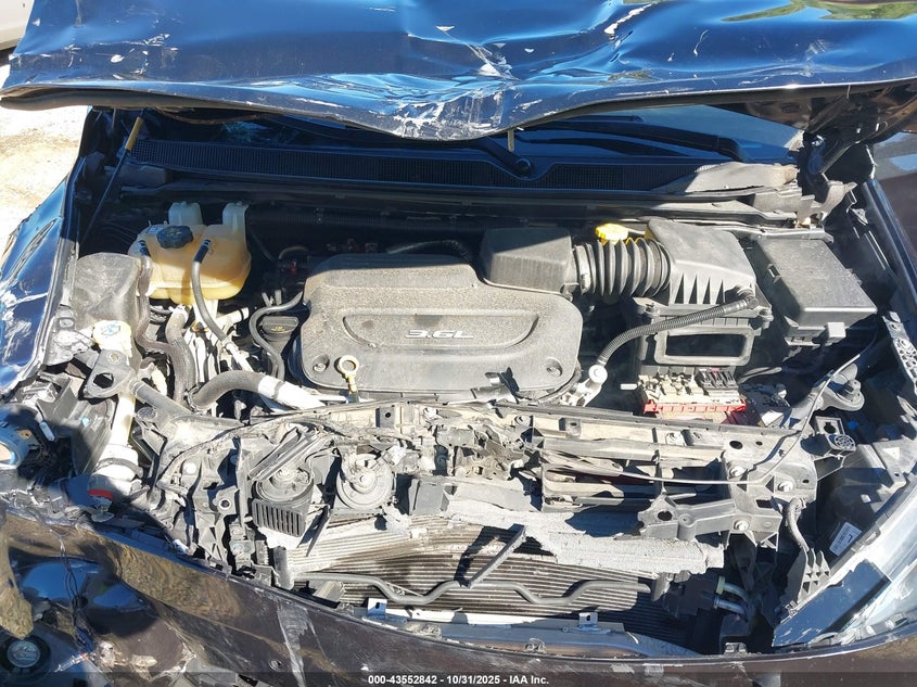 2017 Chrysler Pacifica Limited VIN: 2C4RC1GG2HR584040 Lot: 43552842