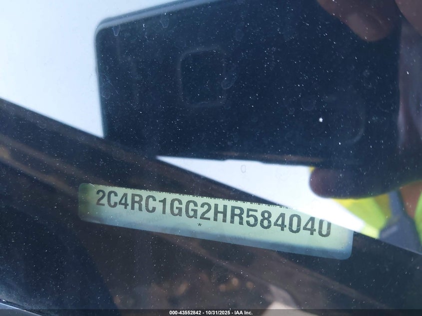 2017 Chrysler Pacifica Limited VIN: 2C4RC1GG2HR584040 Lot: 43552842