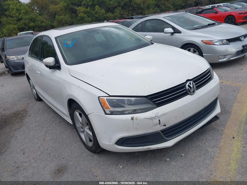 2014 VOLKSWAGEN JETTA 2.0L TDI - 3VW3L7AJ8EM352748