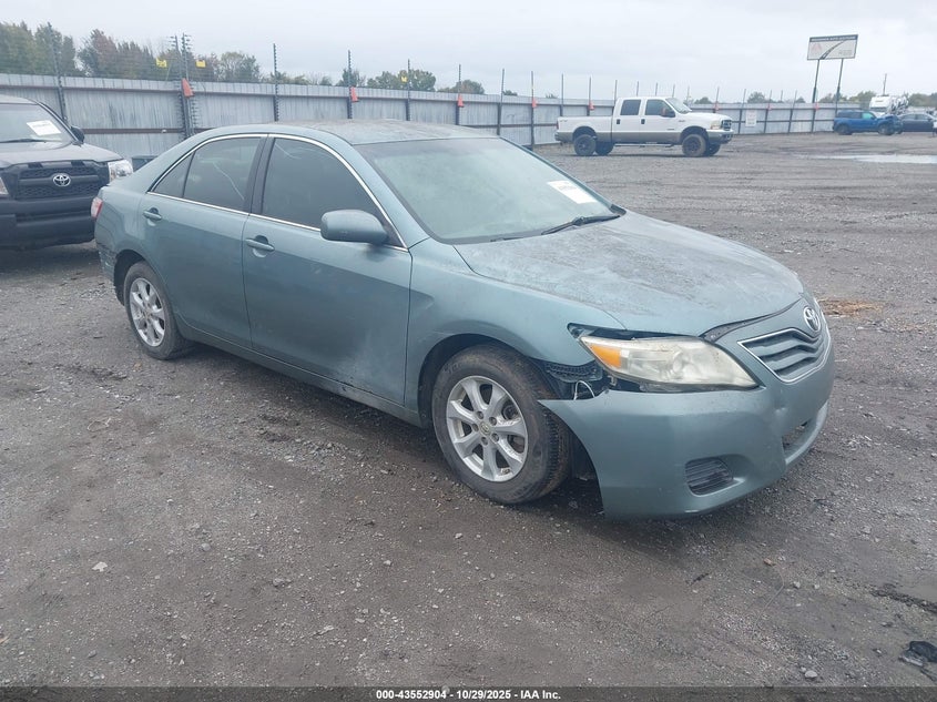 TOYOTA CAMRY LE