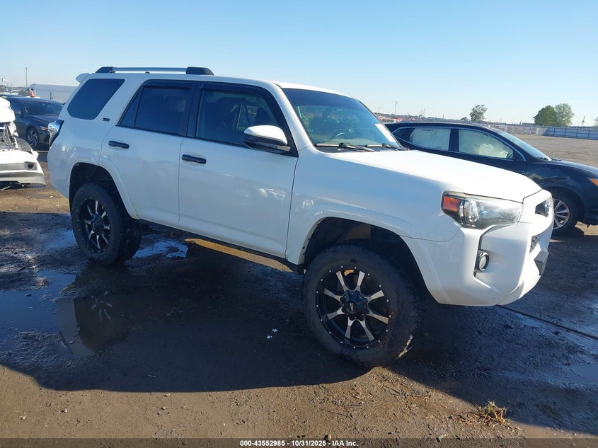 TOYOTA 4RUNNER SR5