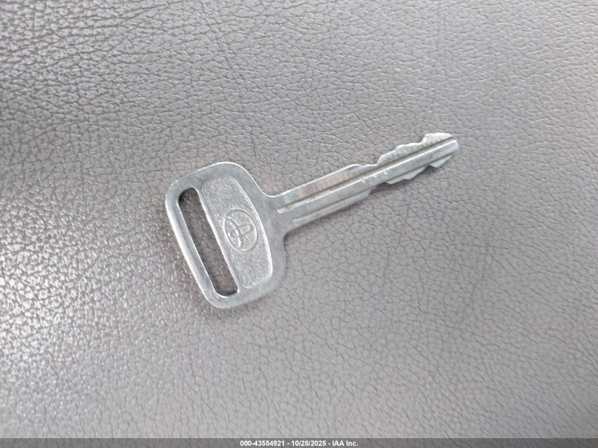 2006 Toyota Tundra Darrell Waltrip Edition/Limited V8 VIN: 5TBDT48116S533695 Lot: 43554921