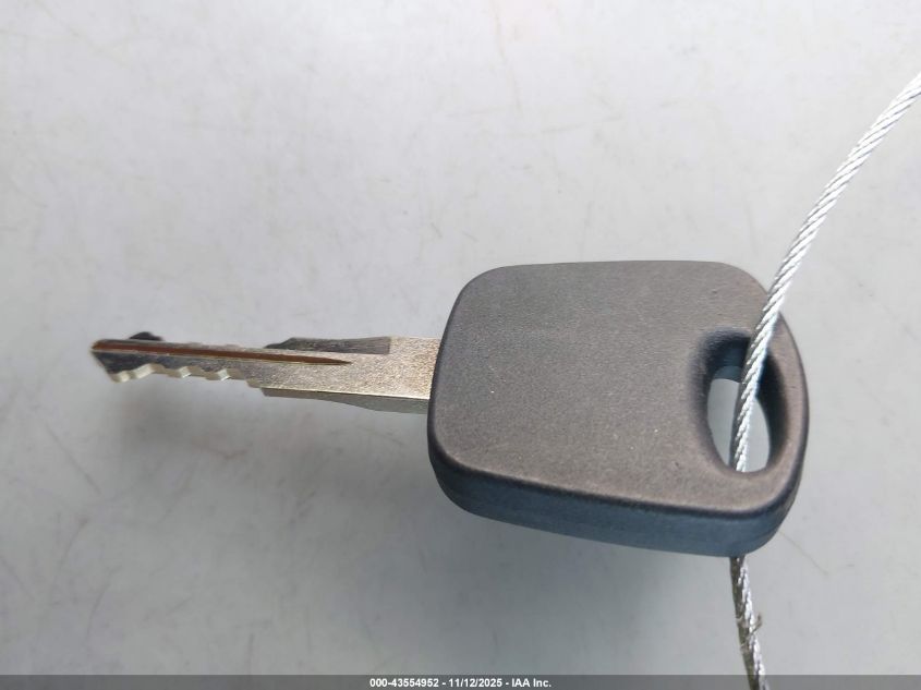 2000 Lincoln Town Car Cartier VIN: 1LNHM83W0YY856901 Lot: 43554952