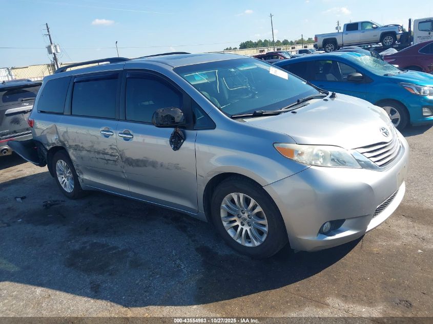 TOYOTA SIENNA XLE PREMIUM 8 PASSENGER