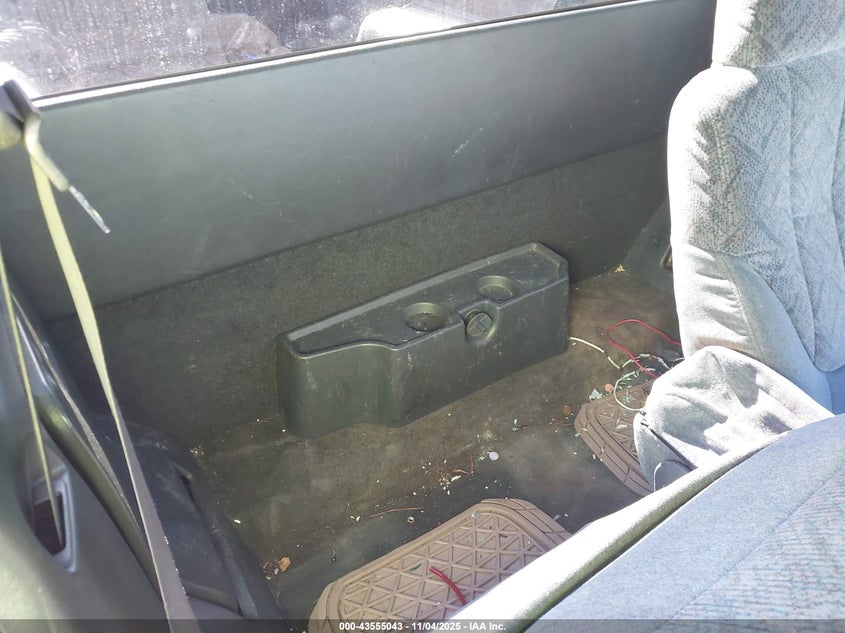 1998 GMC Sonoma Sls VIN: 1GTCS1949W8502471 Lot: 43555043