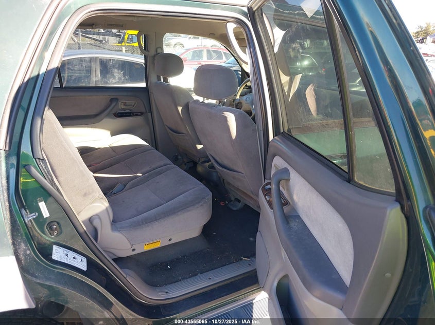 2002 Toyota Sequoia Sr5 V8 VIN: 5TDZT34A82S070865 Lot: 43555065