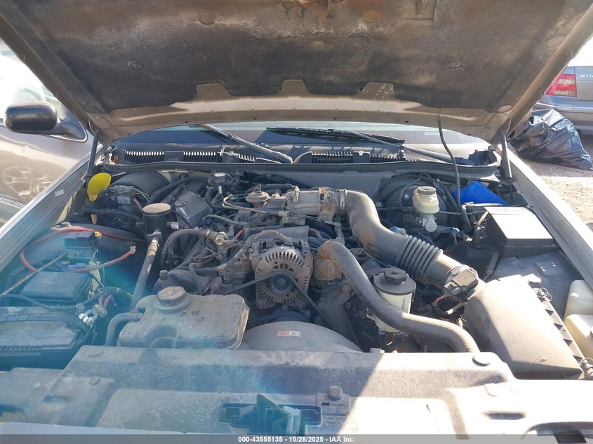 2001 Mercury Grand Marquis Gs VIN: 2MEFM74W71X622859 Lot: 43555135