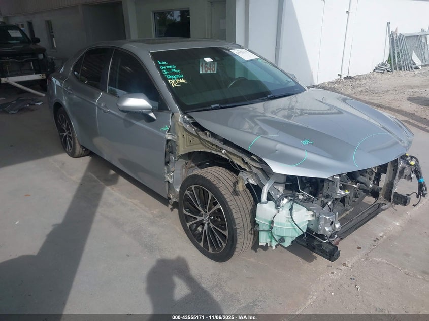 2018 TOYOTA CAMRY SE - 4T1B11HK1JU133132